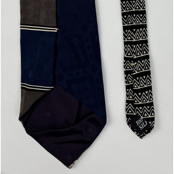 Oscar De La Renta Mens Tie Blue Tan 100% Silk USA Geometric 4 in x 58 in Long - Picture 6 of 9